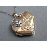 9ct gold "I love you" heart shaped locket with 9ct gold chain, 1.6g