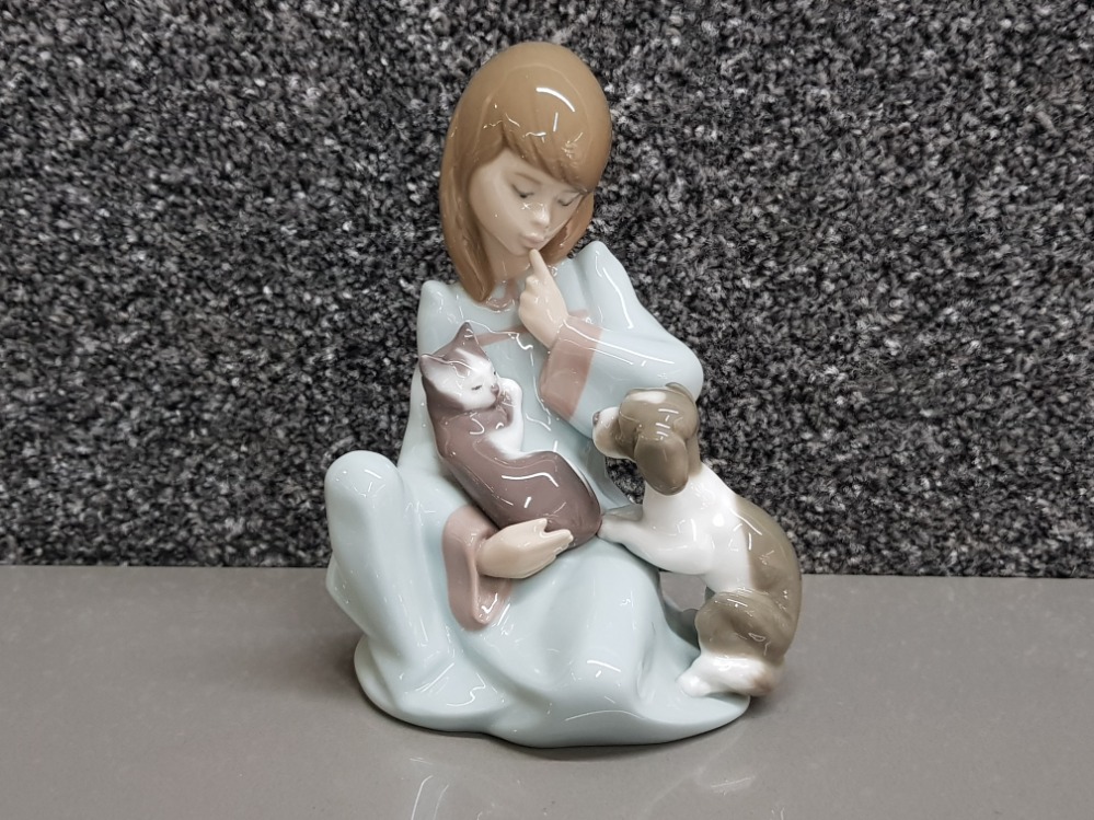 Lladro figure 5640 Cat nap, Excellent condition