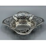 Sterling silver bowl with patterned design. Hallmarked Birmingham 1910 (3oz) (Not apart of the