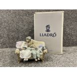 Lladro 5735 “Big sister” in good condition and original box