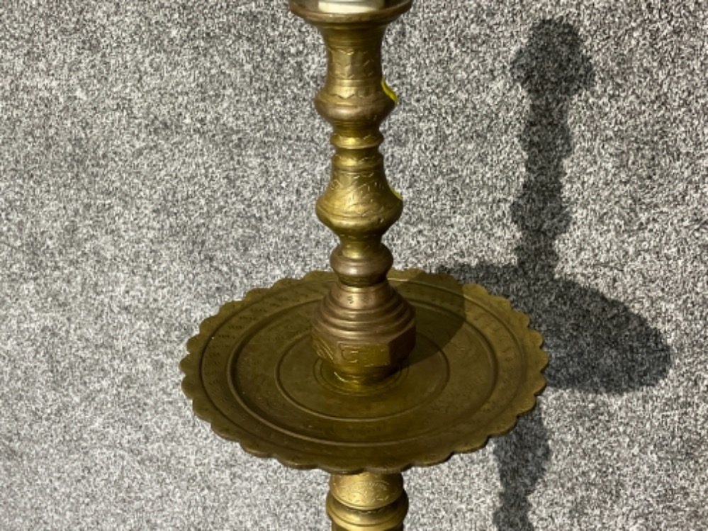 Vintage heavy brass standard lamp with very decorative column - Image 2 of 4
