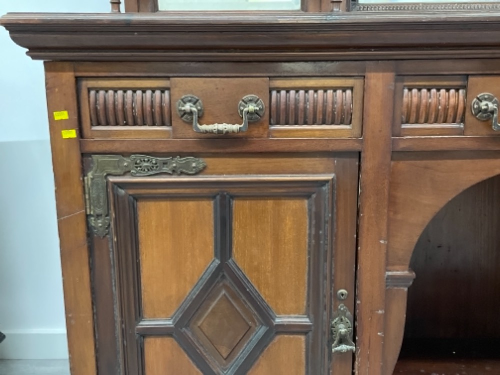 Mid - late Victorian mahogany mirror back sideboard/dresser. Featuring 4 bevelled edge mirrors, - Image 4 of 6