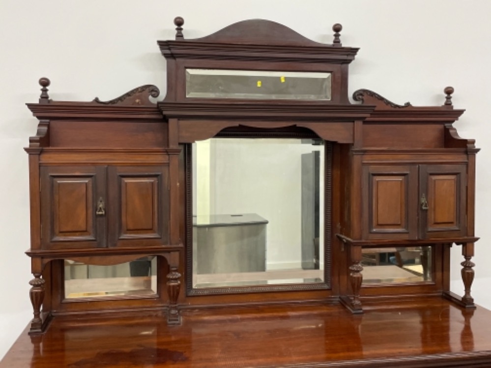 Mid - late Victorian mahogany mirror back sideboard/dresser. Featuring 4 bevelled edge mirrors, - Image 2 of 6