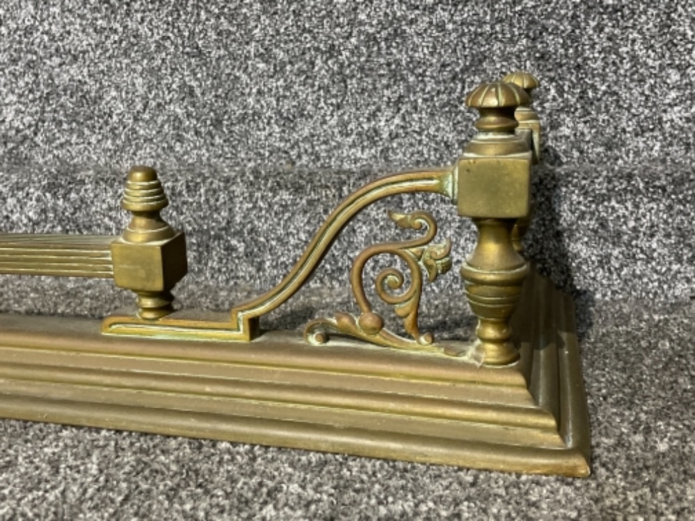 Late Victorian brass fender - Bild 3 aus 3