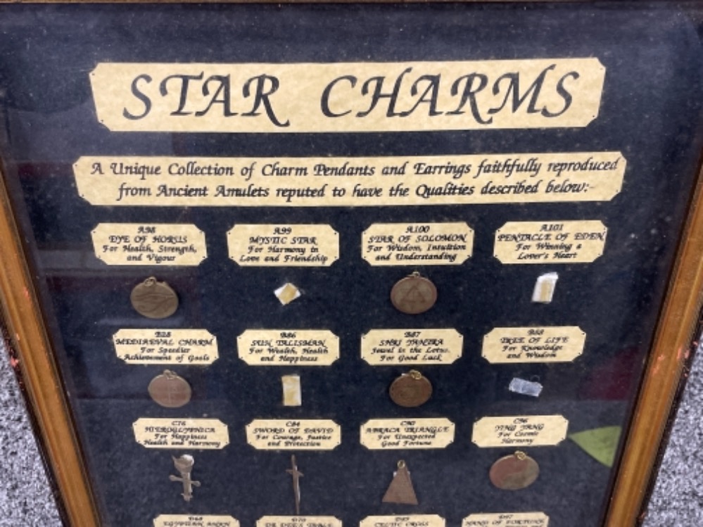 Framed collection of Star charms (all present) - Bild 2 aus 3