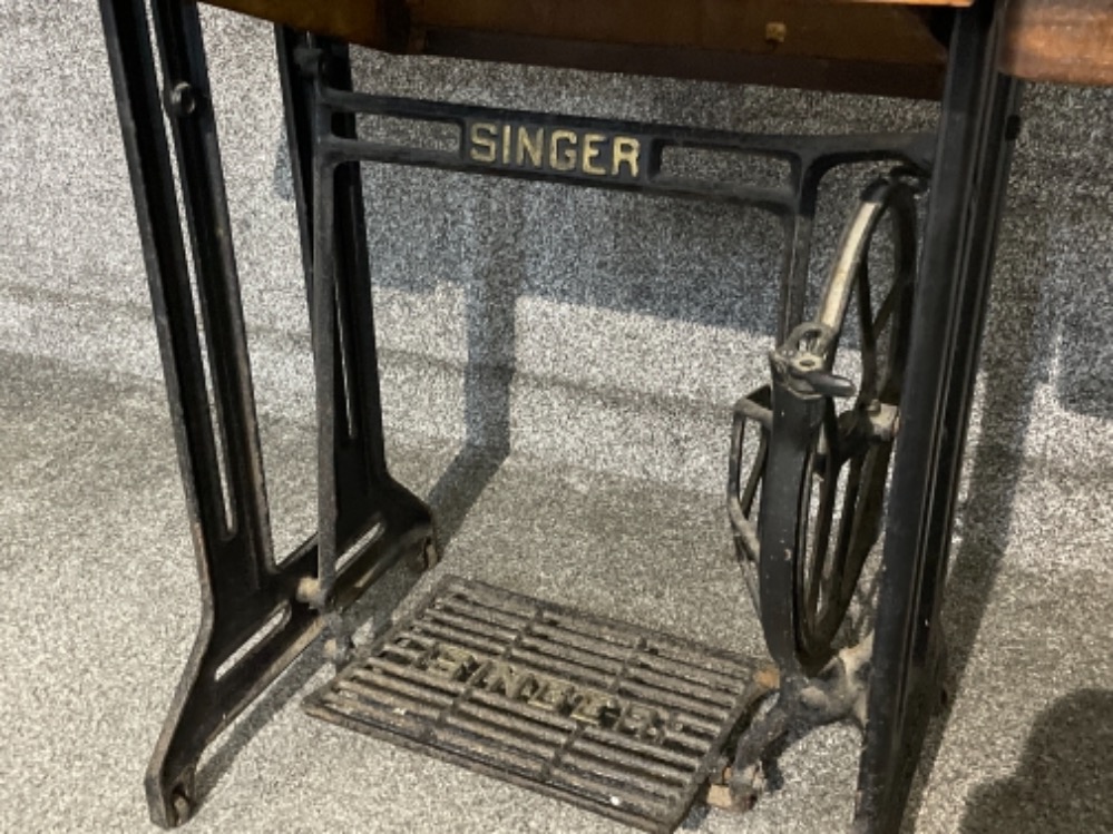 Original Victorian mahogany Singer sewing table with machine - Bild 3 aus 3