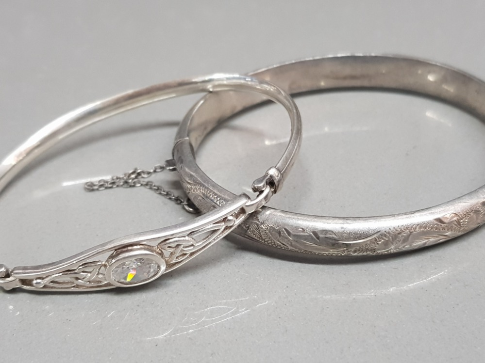 5 x ladies silver bangles, 3x hollow patterned bangles with safety chains, 1x ornate celtic design - Image 3 of 3