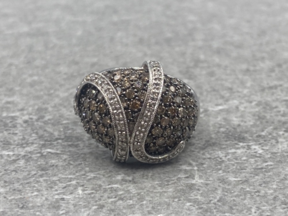 14ct White Gold & 3.5cts of Diamonds Fancy Bombe Ring with Ribbon effect size M 7.6g gross