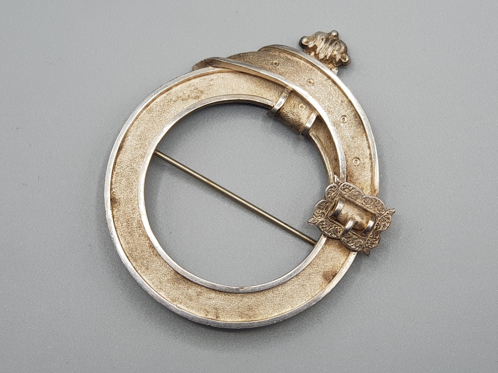 Early 20th century white metal Scottish plaid brooch with buckle detailing, dimensions