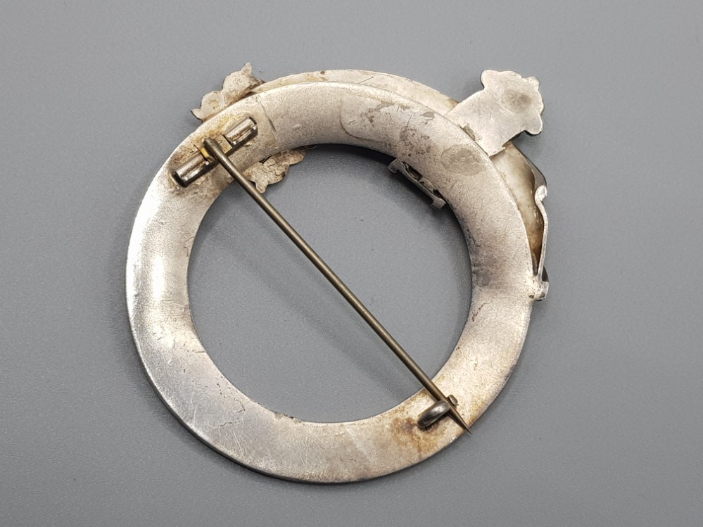 Early 20th century white metal Scottish plaid brooch with buckle detailing, dimensions - Bild 3 aus 3