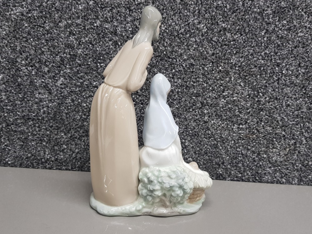 Nao by Lladro figure the holy family - Mary, Joseph & baby jesus - Image 3 of 3