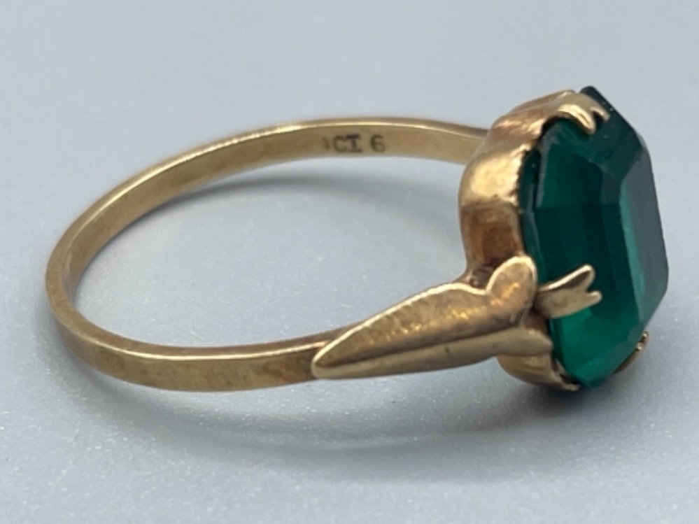 Ladies 9ct gold green stone ring with a 4 claw setting. Size N 1.9g - Image 2 of 2