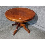 A mahogany circular occasional table 75cm diameter.