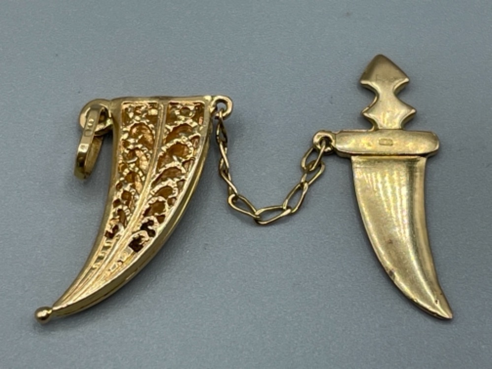 14ct Gold Dagger pendant with ornate sheath (5.6g) - Image 2 of 2