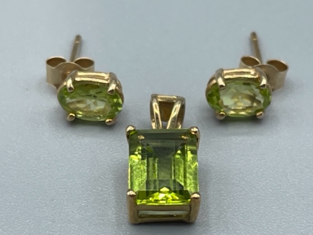 9ct gold Peridot pendant and stud earrings