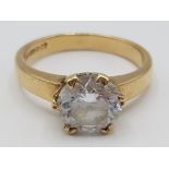 9ct yellow gold cubic zirconia solitaire ring size M 3.3g gross