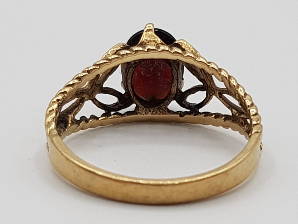 A 9ct yellow gold and garnet fancy ring size M1/2 2.26g gross - Image 2 of 3