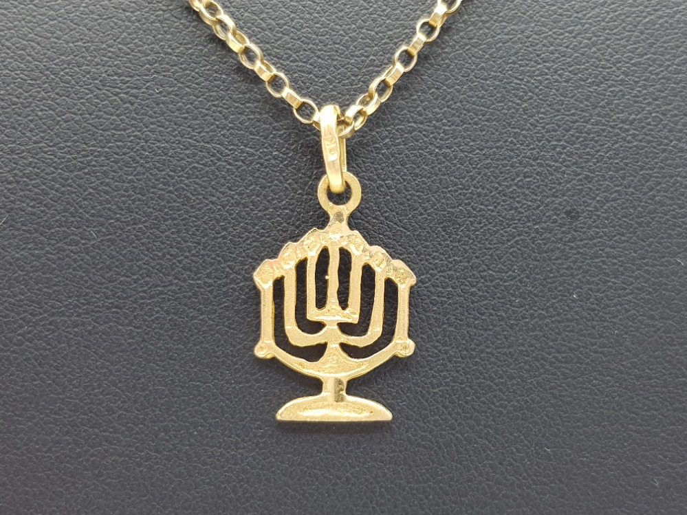 A 9ct yellow gold menorah pendant on chain 59cm long - Image 2 of 3