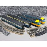 2 Hornby train engines & 2 carriages