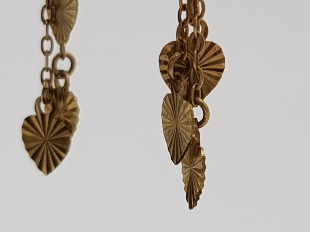 A pair of 9ct yellow gold fancy heart tassle earrings 1.18g - Bild 2 aus 3