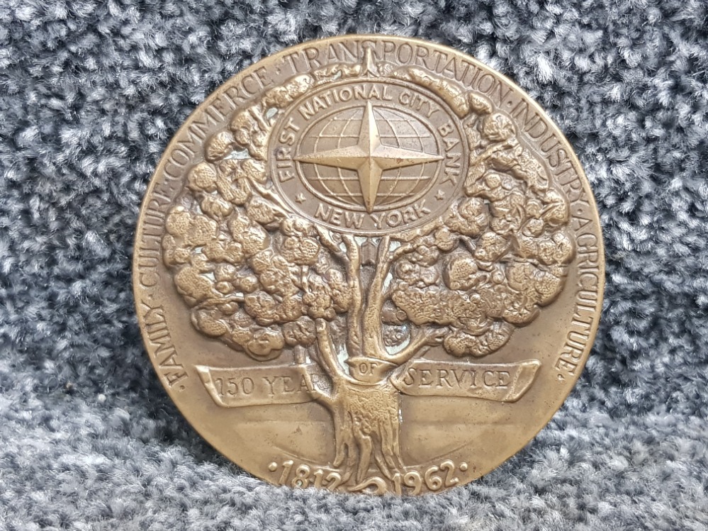 Bronze Medallion commemorating 150 years of service by the first national city bank New York 1812- - Image 2 of 3