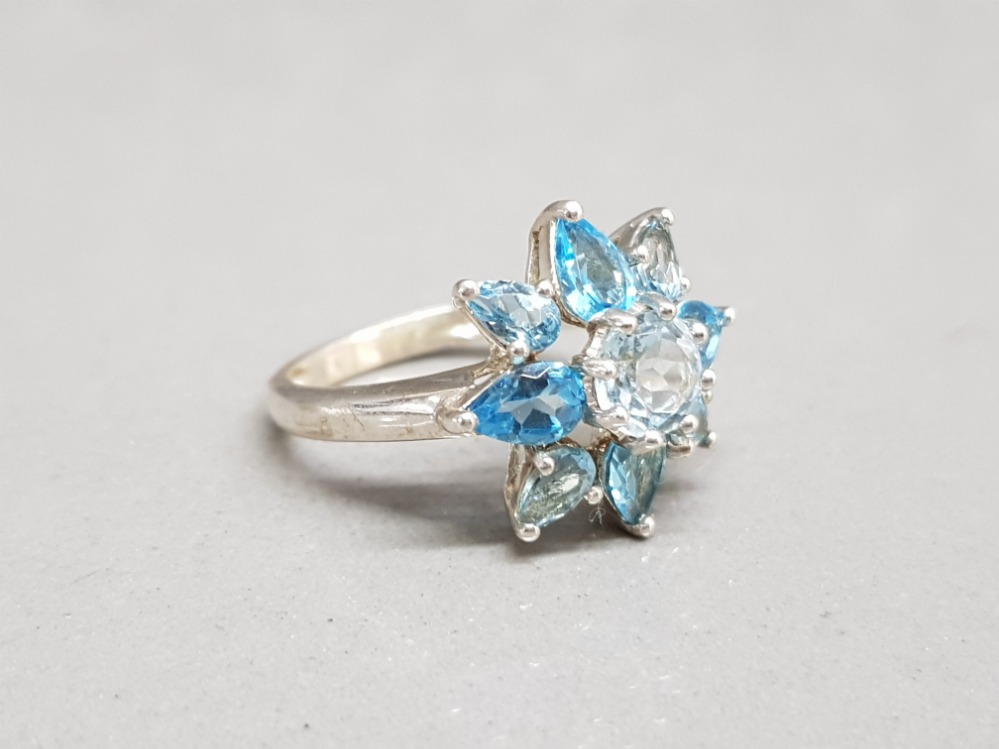 Silver and topaz cluster ring size q 3.9g gross - Image 2 of 3