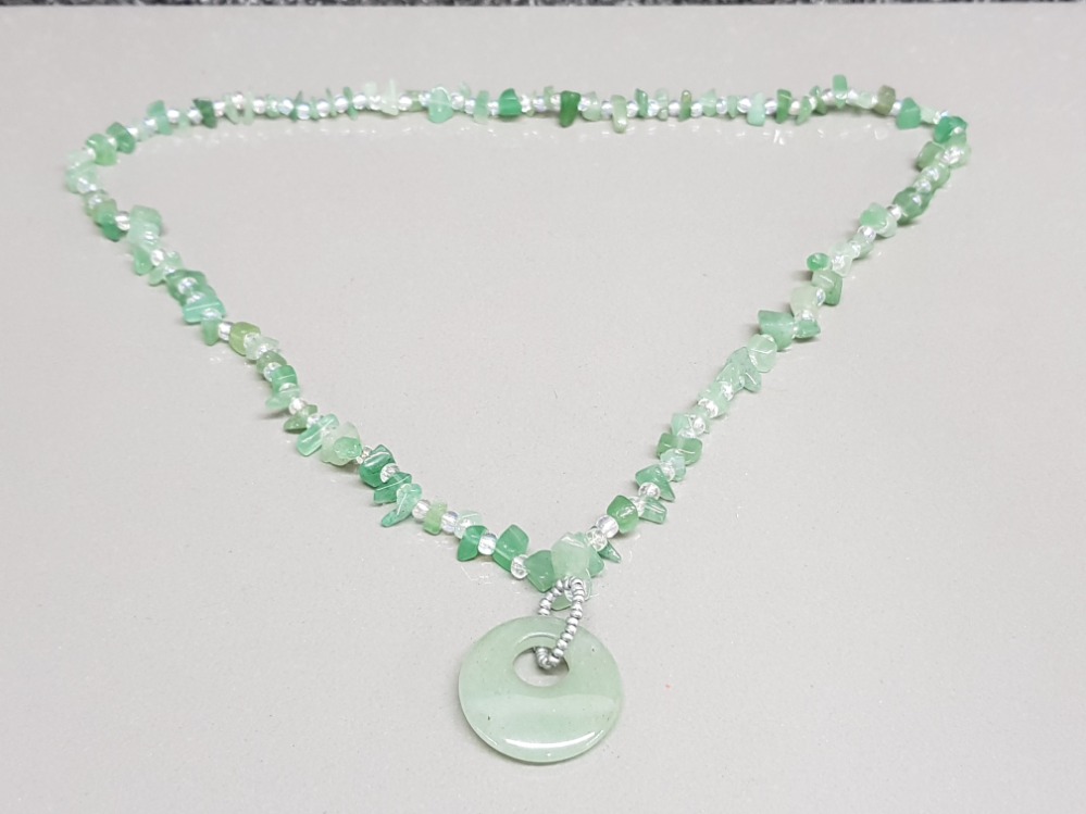 Jade bead necklet with round jade pendant