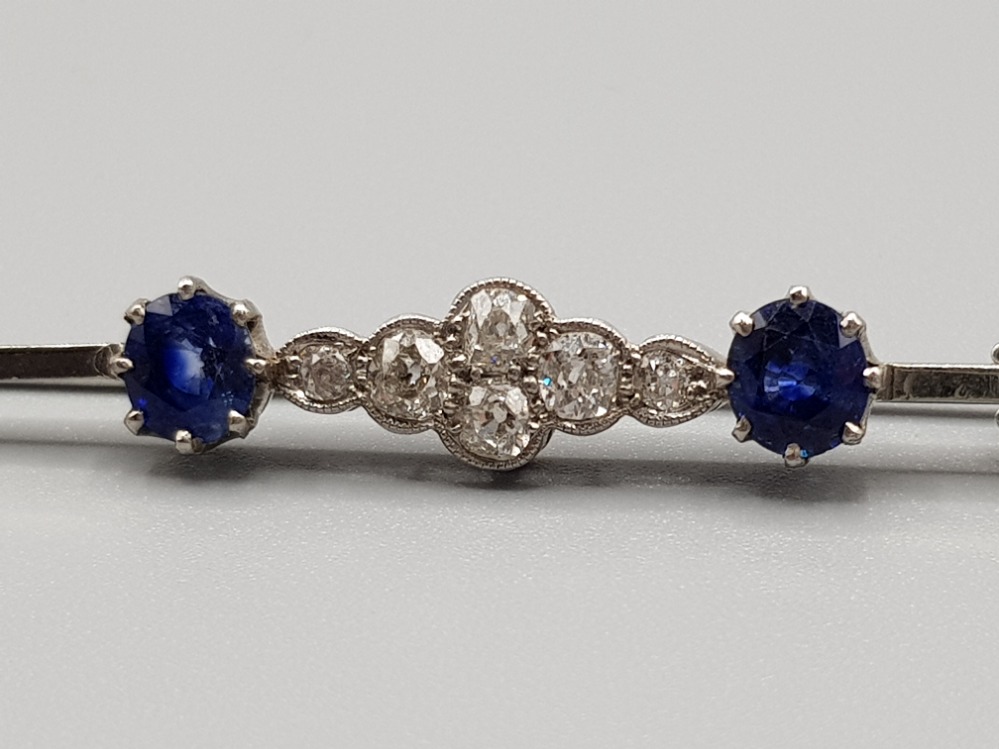 Ladies antique white gold blue stone and diamond brooch two blue stones and six diamonds - Image 2 of 3