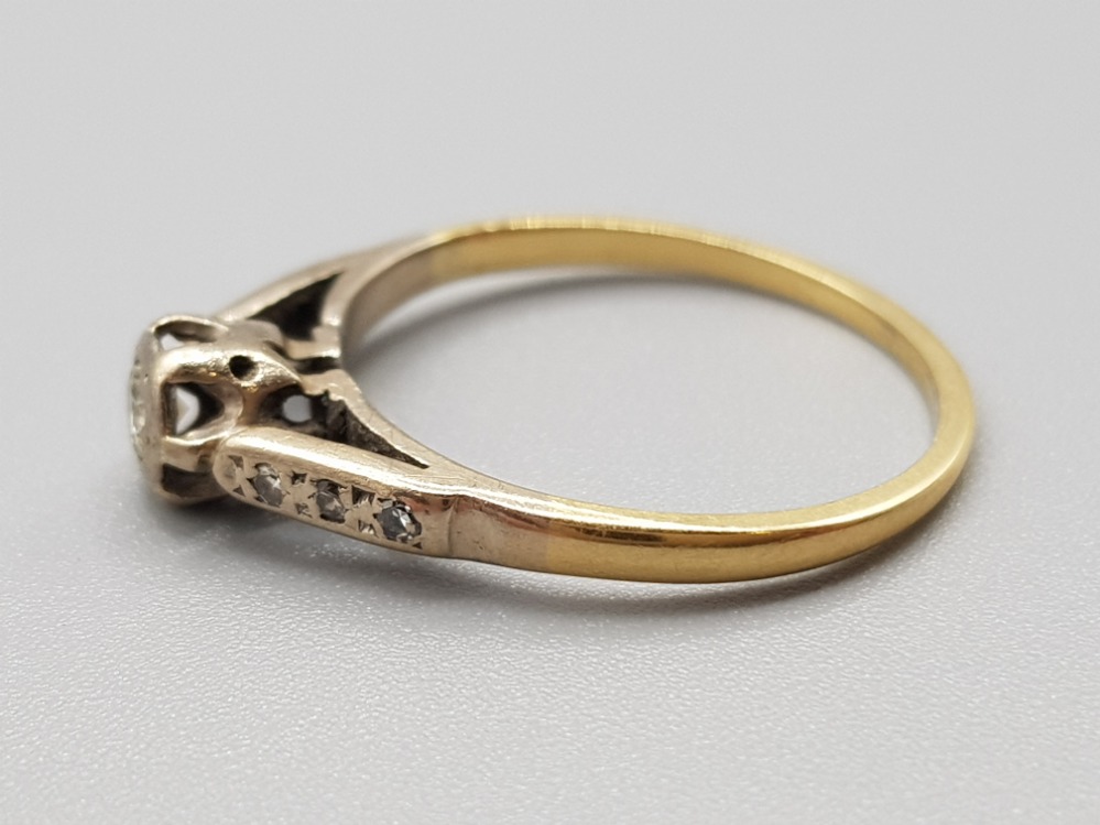 Ladies 18ct yellow gold diamond ring comprising of a diamond set in the centre with 3 diamonds set - Image 2 of 2