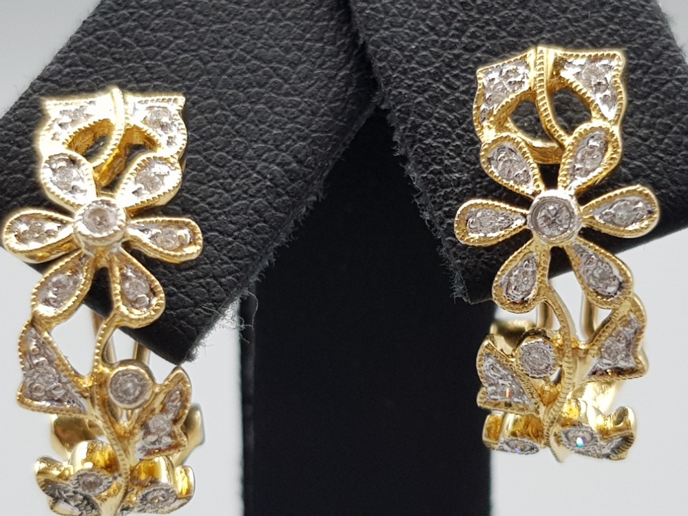 A pair of ladies 18ct yellow gold ornate diamond flower earrings 5.7g gross - Image 3 of 3