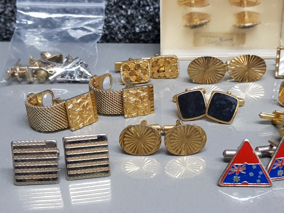 A total of 15 pairs of vintage cufflinks, all different - Bild 3 aus 3