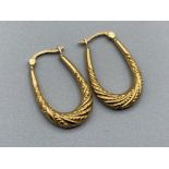 9ct gold fancy oval hoop patterned earrings, 1.4g