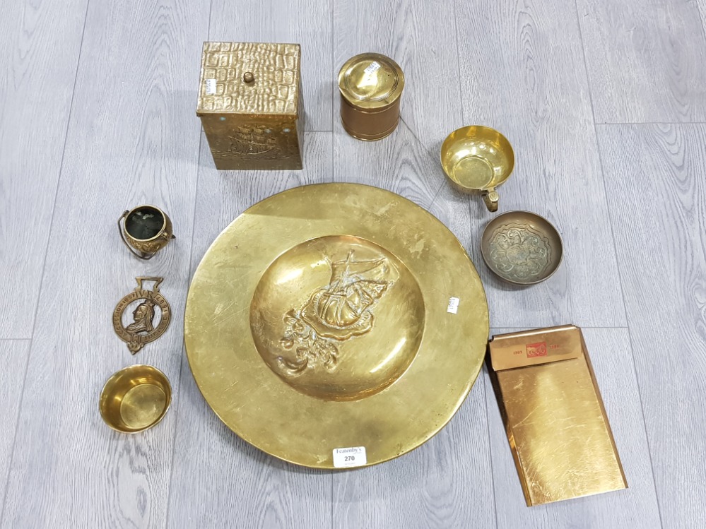 Brassware to include a circular wall plaque, horse brass, dishes etc