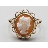 Ladies 9ct yellow gold cameo ring with fancy edge size M 2.5g gross