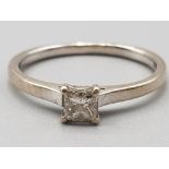 Ladies 18ct white gold solitaire diamond ring size K1/2 2.1g gross