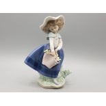 Lladro figure 5222 pretty pickings