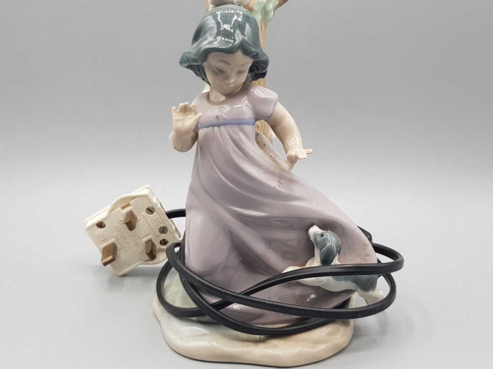 Nao by lladro table lamp with figured base - girl with puppy - Image 2 of 2