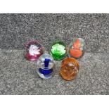 5 art glass paperweights to include caithness cauldron v17375