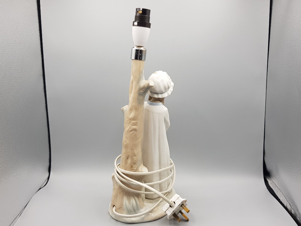 Nao by lladro table lamp with figured base - young girl - Image 2 of 3
