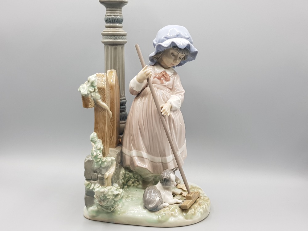 Lladro figure 5286 fall cleanup