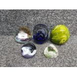 5 art glass paperweights to include caithness overseer 412/750