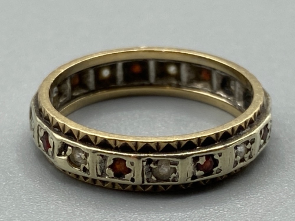 Vintage 9ct gold white & red stone eternity style ring, size M, 2.7g