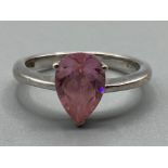 9ct gold & pink shape stone ring, size O 1/2, 3.8g gross