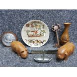 Miscellaneous items to include a pair of carved wooden pigs, viking boat, large key etc