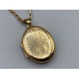 9ct oval locket & chain, 5.6g