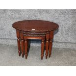 Nest of 3 tables with reeded legs and pie crust top