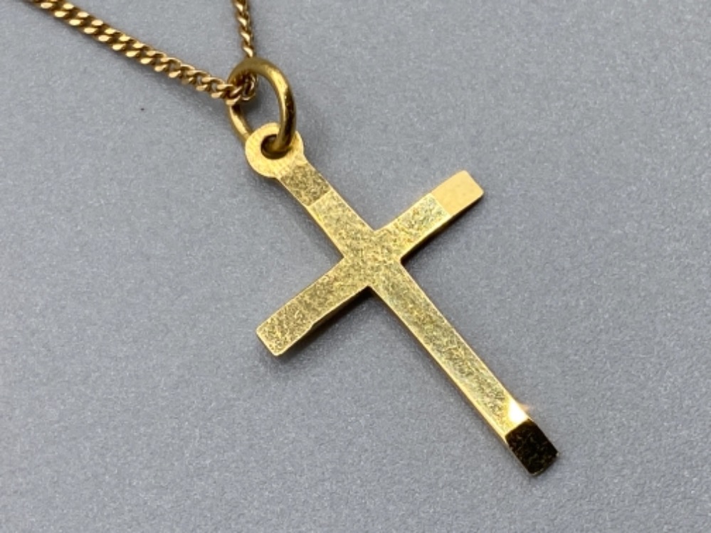 9ct gold cross pendant & chain, 2.8g