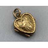 9ct gold heart shaped locket, 1.6g