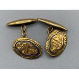 Antique 18ct gold cufflinks with detailed engravings, 5.1g