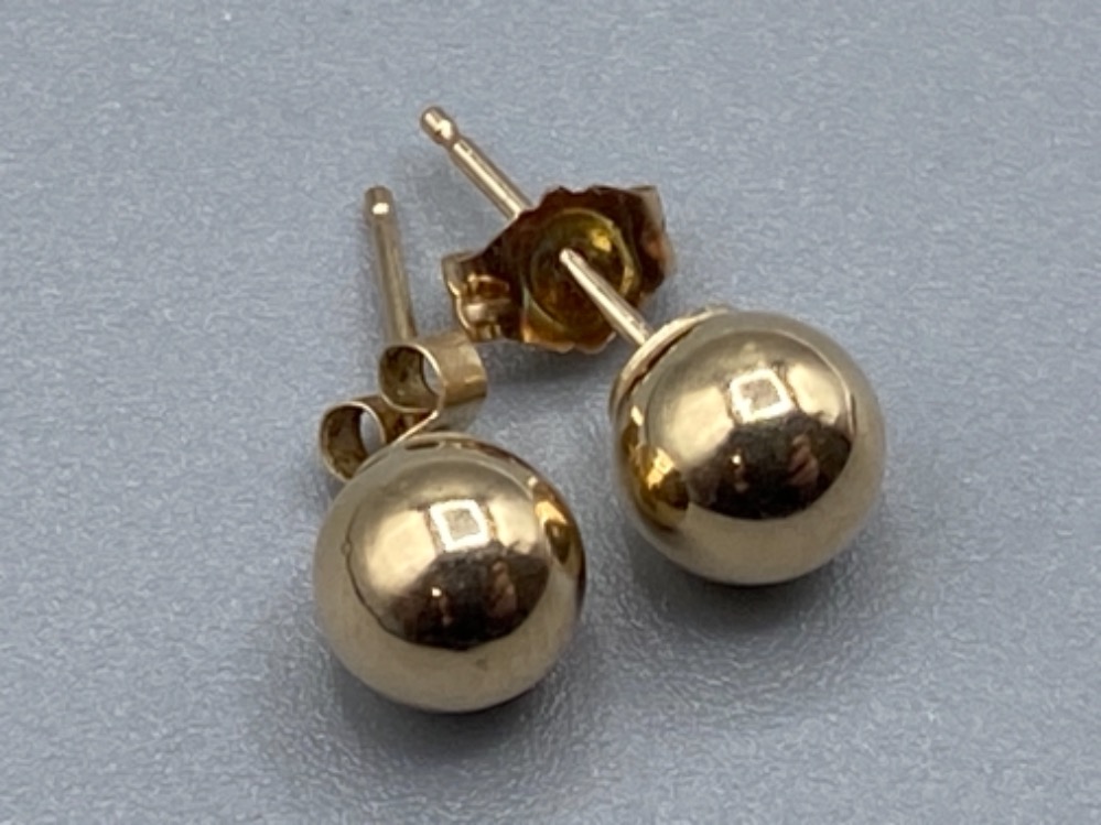 9ct gold stub earrings 0.3G